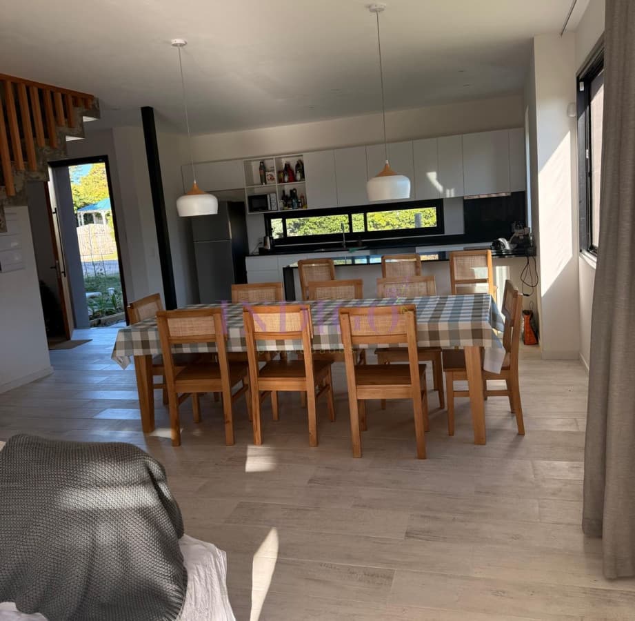 Casa en alquiler La barra, 3 dorm, 3 baños, parrillero. - Indigo Propiedades