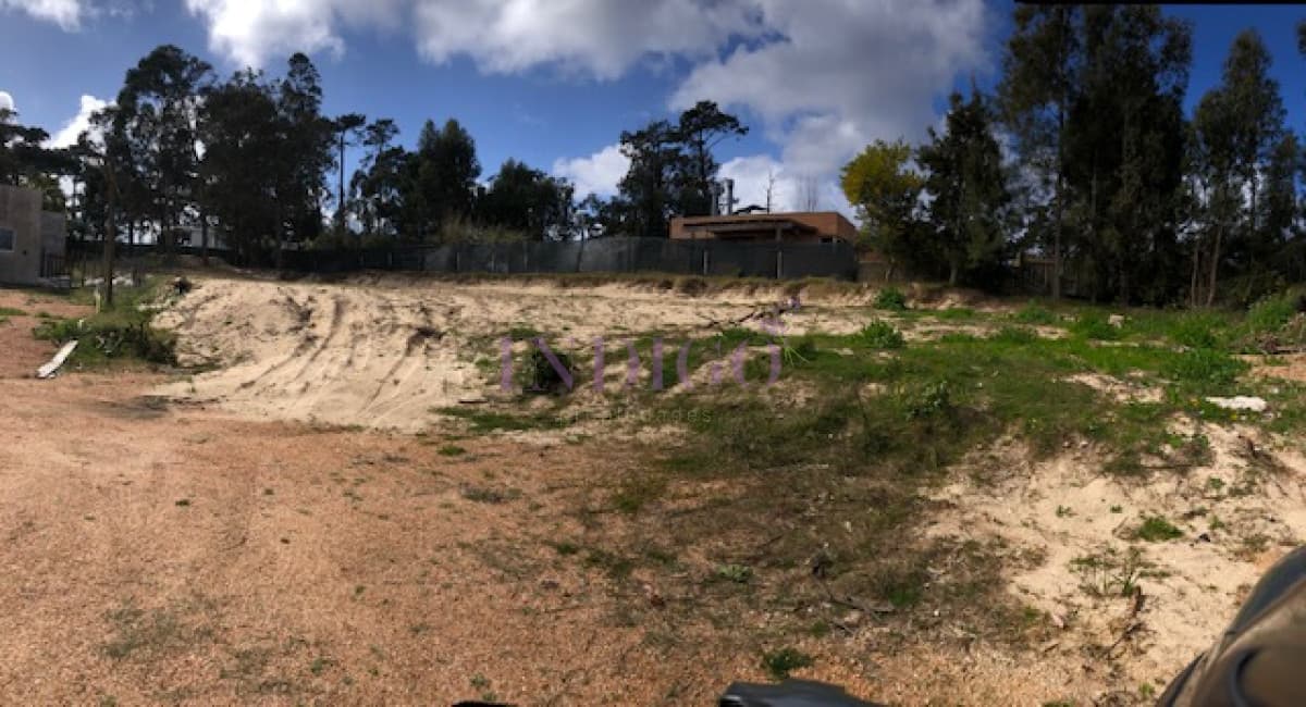 Oportunidad de terreno en venta.  Barrio privado con todo los servicios. - Indigo Propiedades