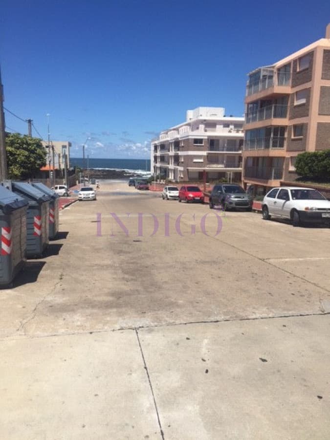 Oportunidad de compra , lote en plena Península a mts de playa El Emir. - Indigo Propiedades
