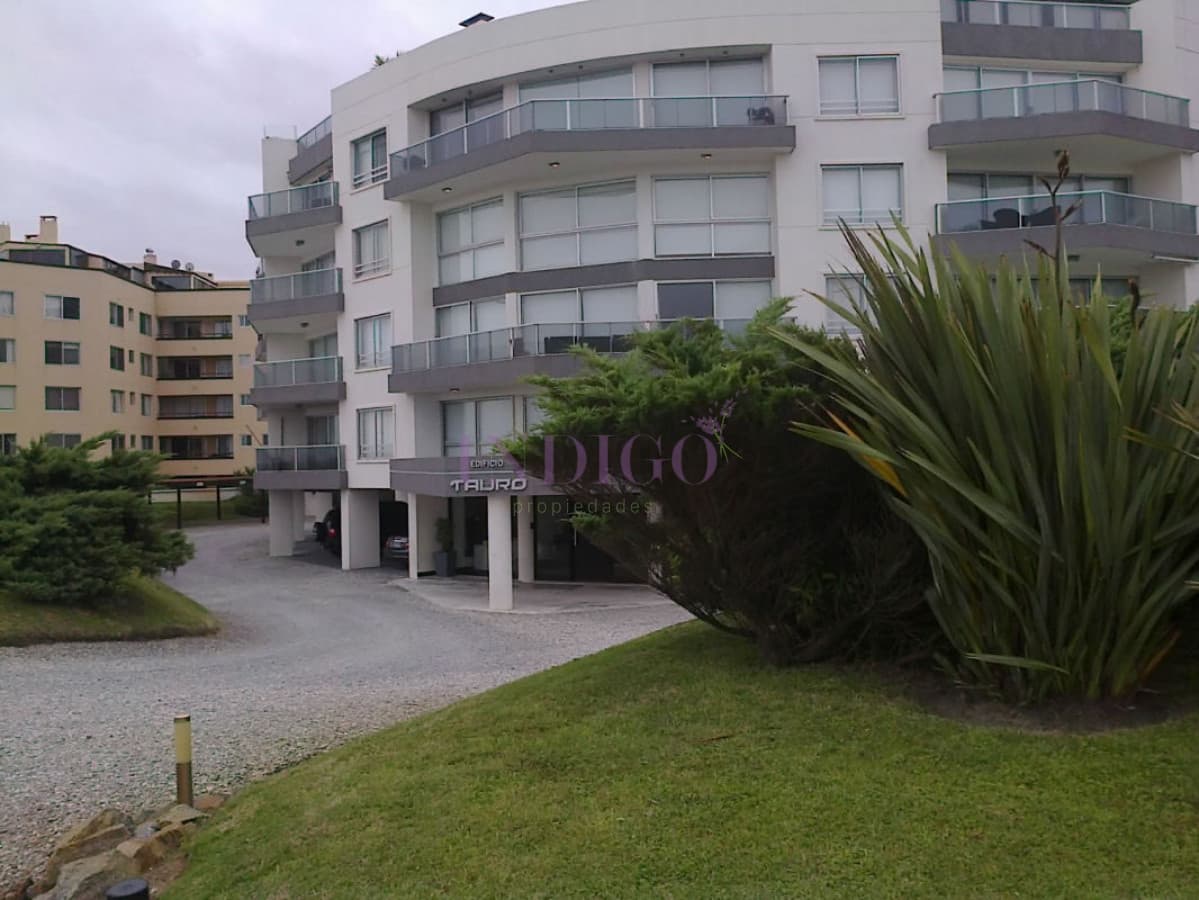 Oportunidad de departamento en alquiler frente al mar en la Mansa, 1 dormitorio. - Indigo Propiedades