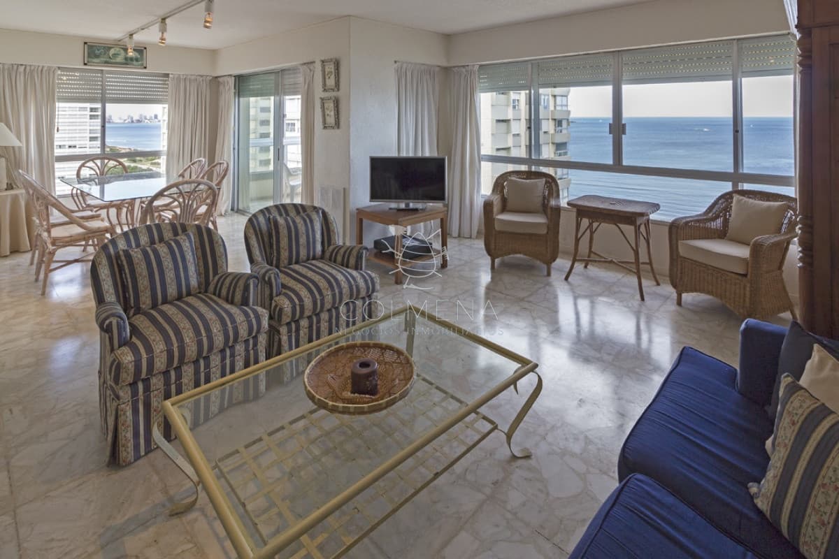 Espectacular departamento con excelentes vistas a la mansa