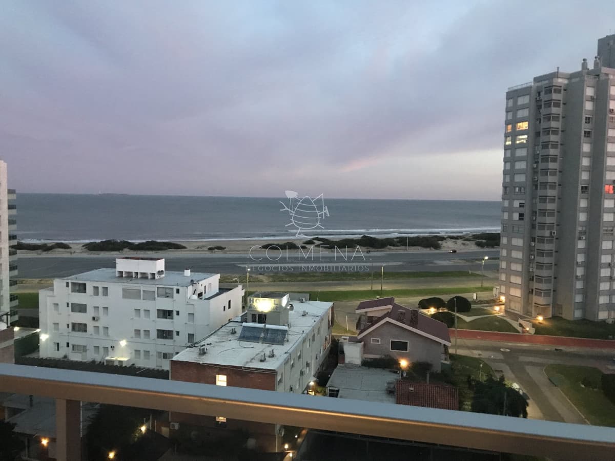 Espectacular penthouse de 2 dormitorios y completo en servicios