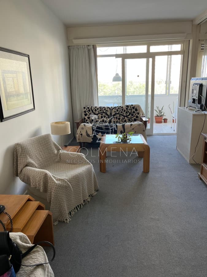 Apartamento en parada 4 de la mansa en edificio ubicado frente a la mansa.