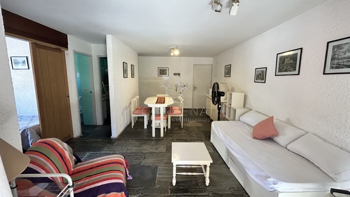 Apartamento 1 dormitorio y medio en plaza mexico