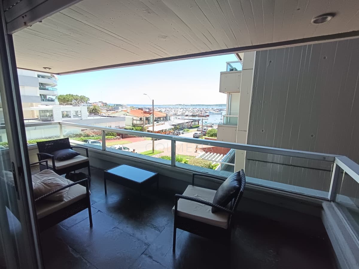 Exclusivo apartamento a metros del Puerto de Punta del Este