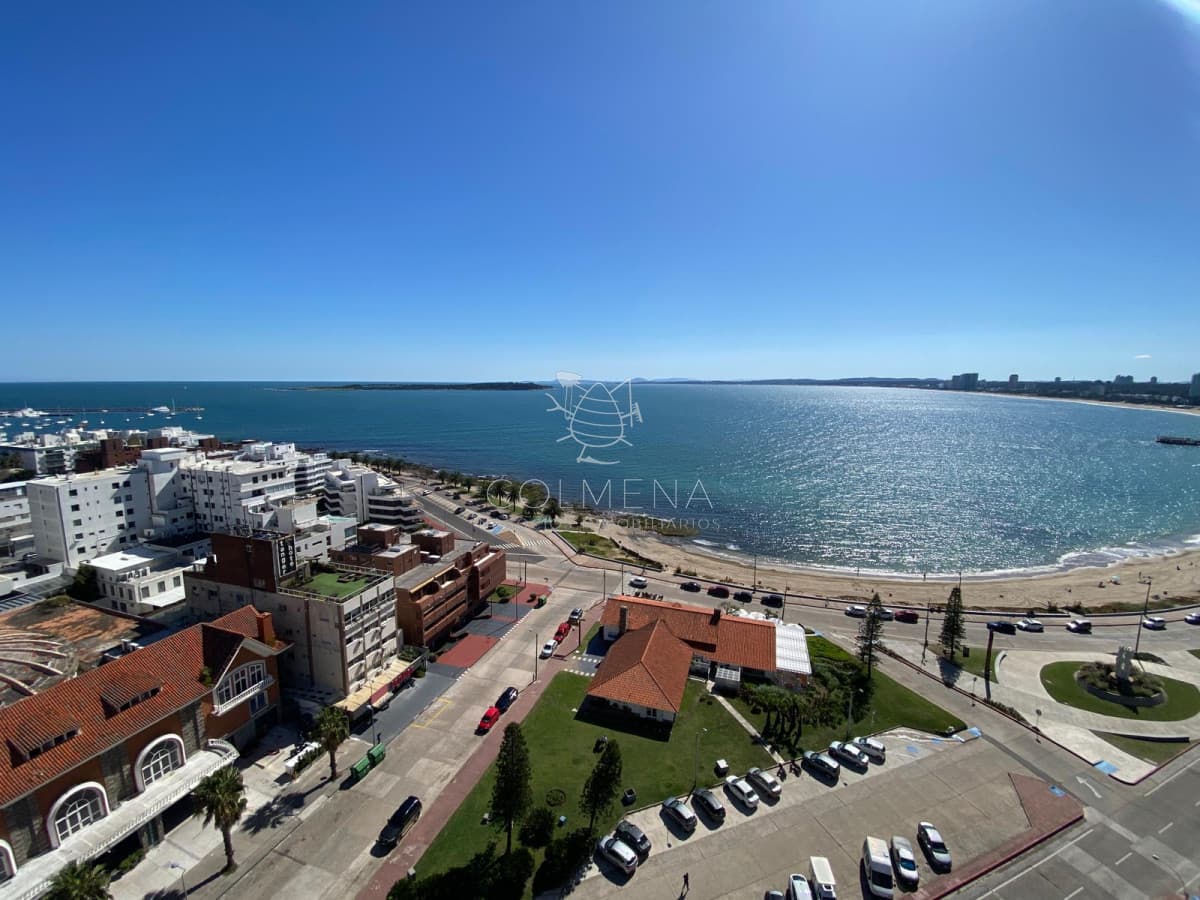 Apartamento con excelente vista plena a playa mansa