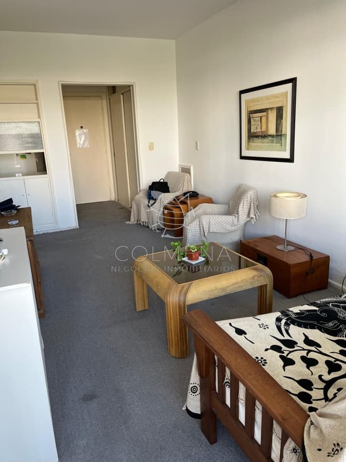 Apartamento en parada 4 de la mansa en edificio ubicado frente a la mansa.