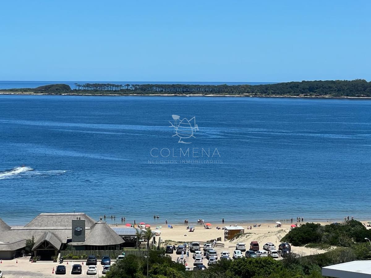 Apartamento a 100 metros del mar, primeras paradas Playa mansa