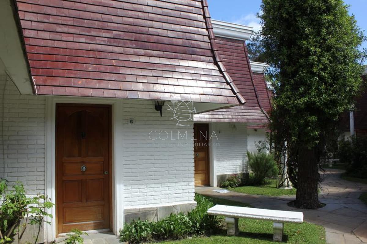 Estilo casa duplex en venta en la Mansa de 2 dormitorios, 2 baños. Consulte!!