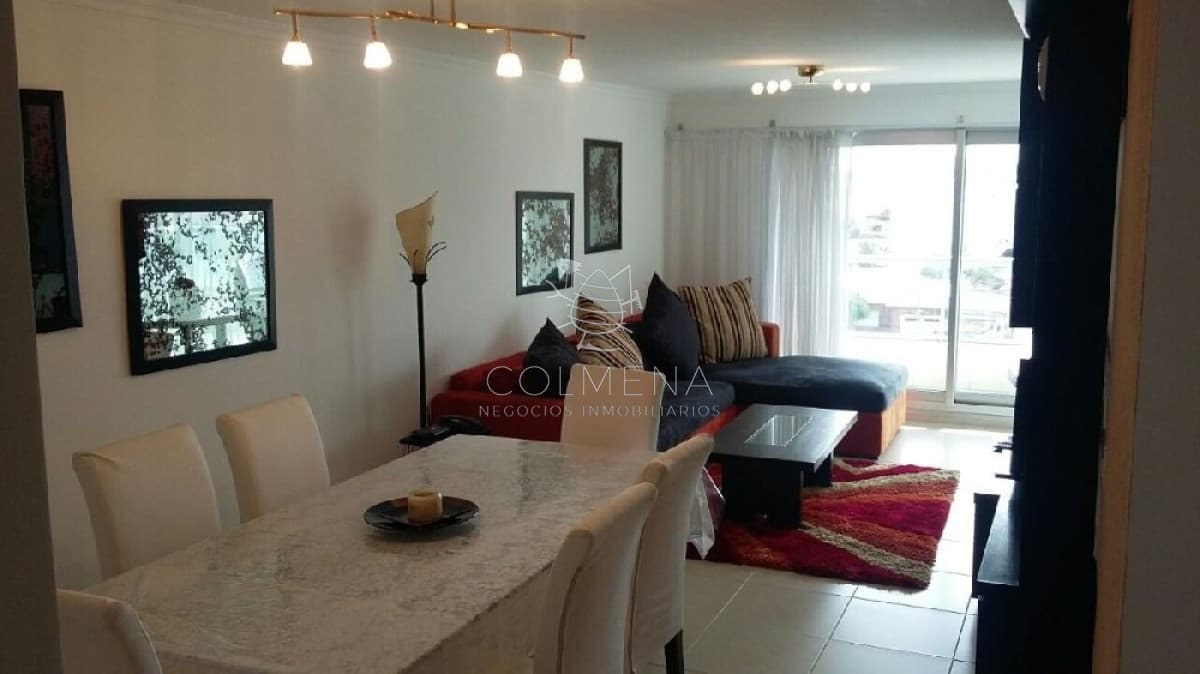 Apartamento en Mansa, 2 dormitorios  con parrillero propio y vista al mar