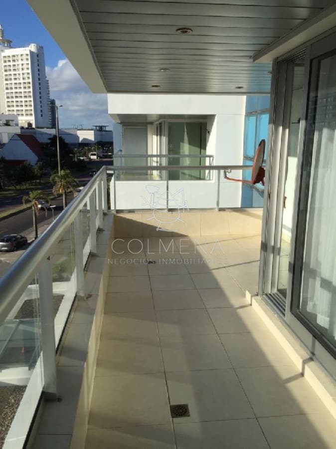 Apartamento en Mansa, 2 dormitorios  con parrillero propio y vista al mar