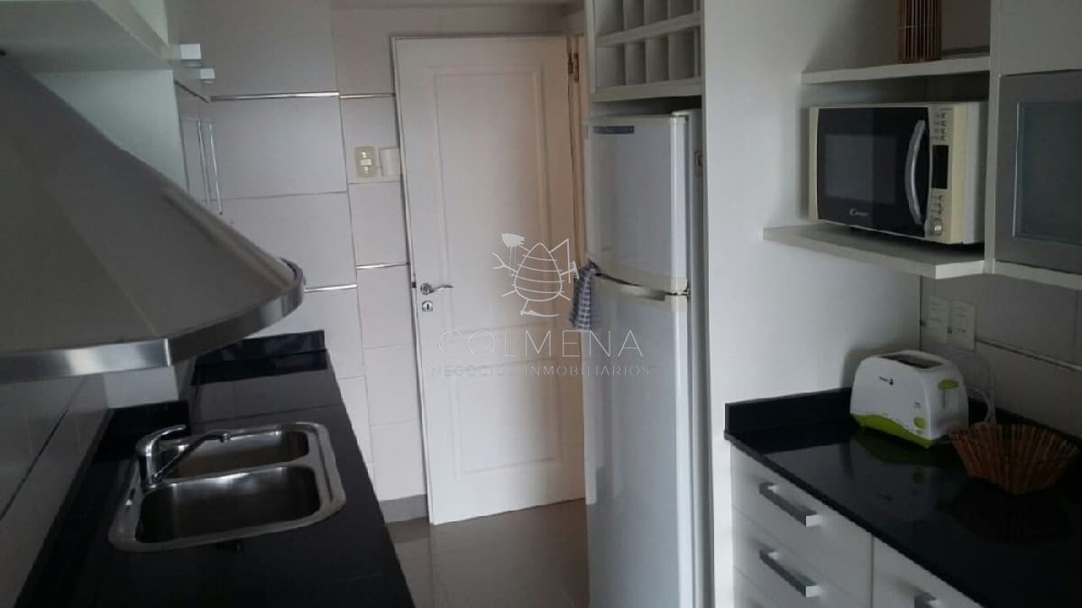 Apartamento en Mansa, 2 dormitorios  con parrillero propio y vista al mar