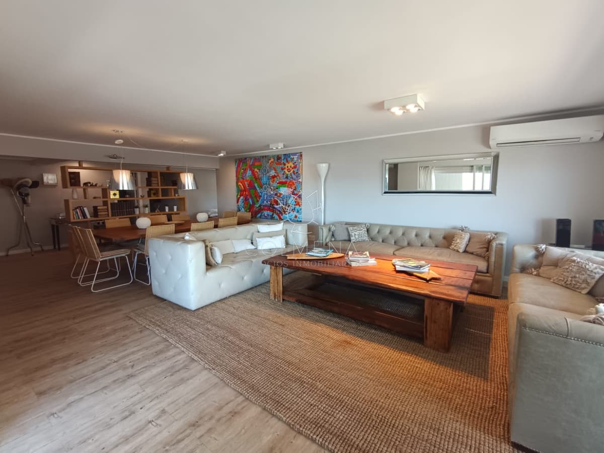 Exclusivo apartamento a metros del Puerto de Punta del Este