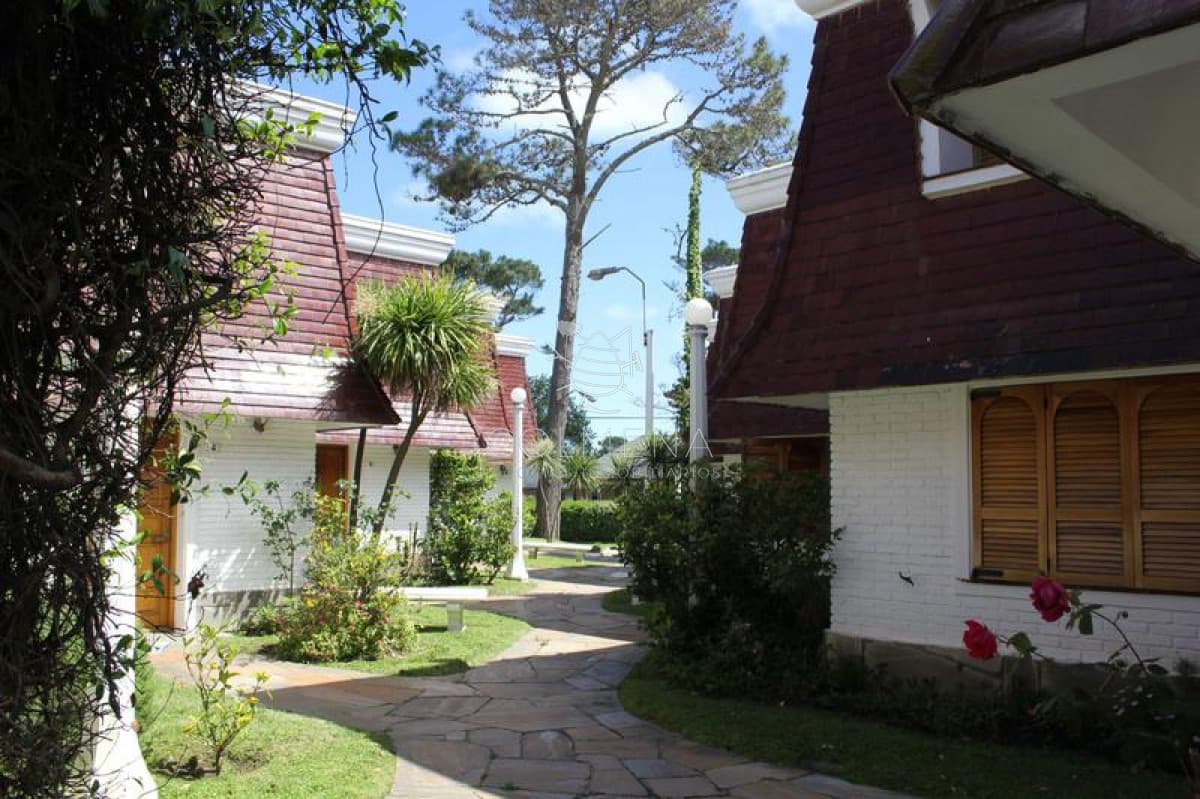 Estilo casa duplex en venta en la Mansa de 2 dormitorios, 2 baños. Consulte!!