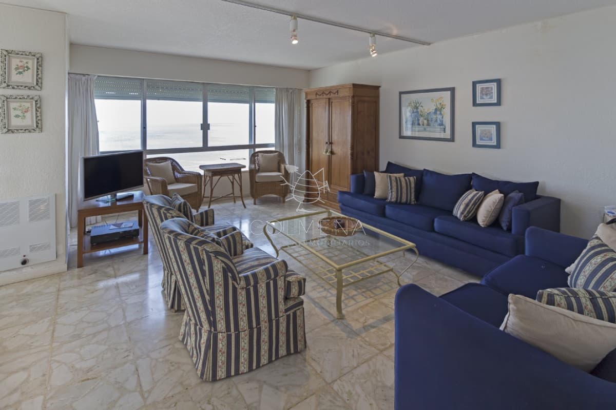 Espectacular departamento con excelentes vistas a la mansa