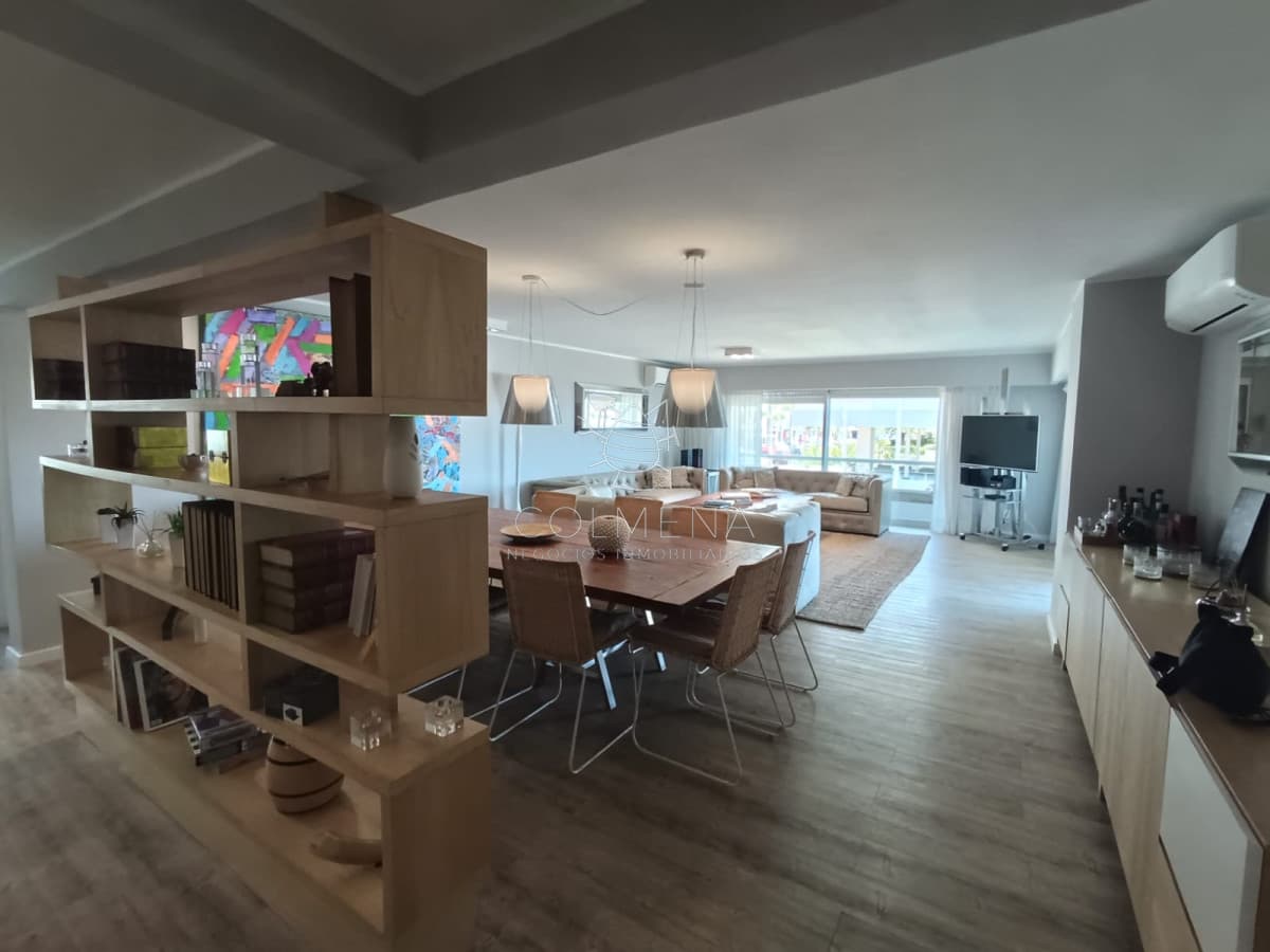 Exclusivo apartamento a metros del Puerto de Punta del Este