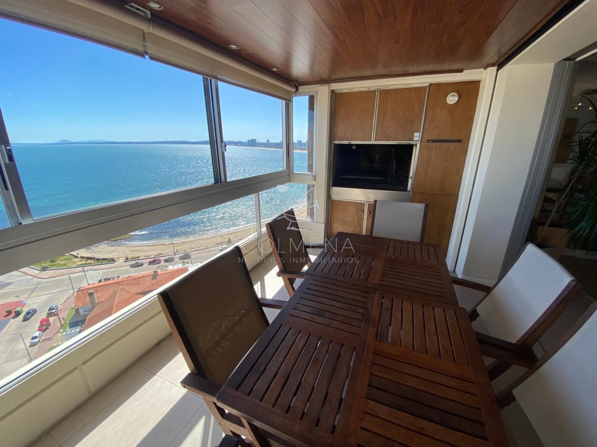 Apartamento con excelente vista plena a playa mansa