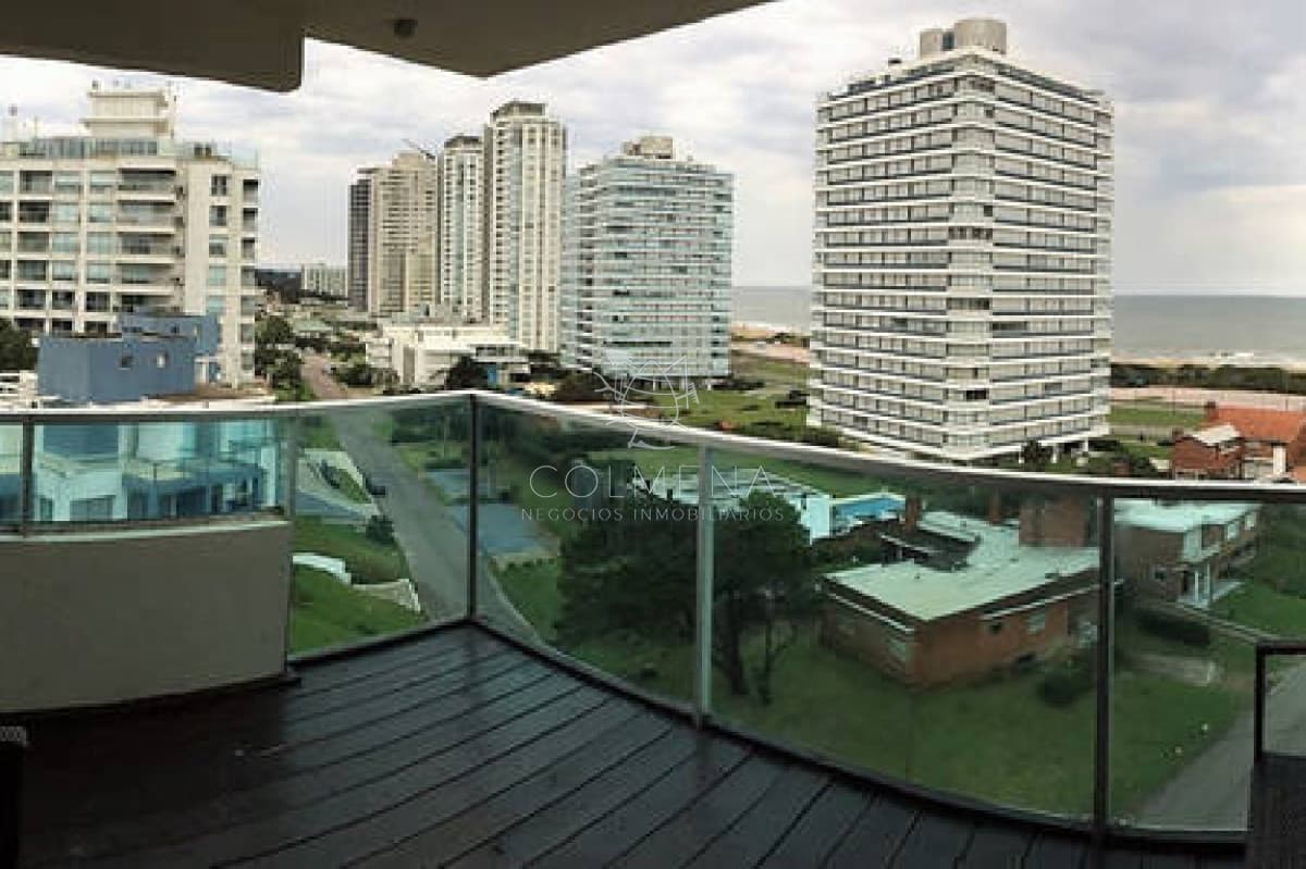 Muy buen apartamento de 3 dor y servicio en la Brava!!