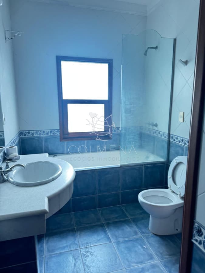 Casa en San Carlos se vende con renta muy bien ubicada cerca de avenida y centro comercial.
