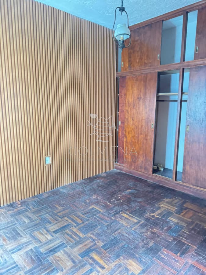 Casa en San Carlos se vende con renta muy bien ubicada cerca de avenida y centro comercial.
