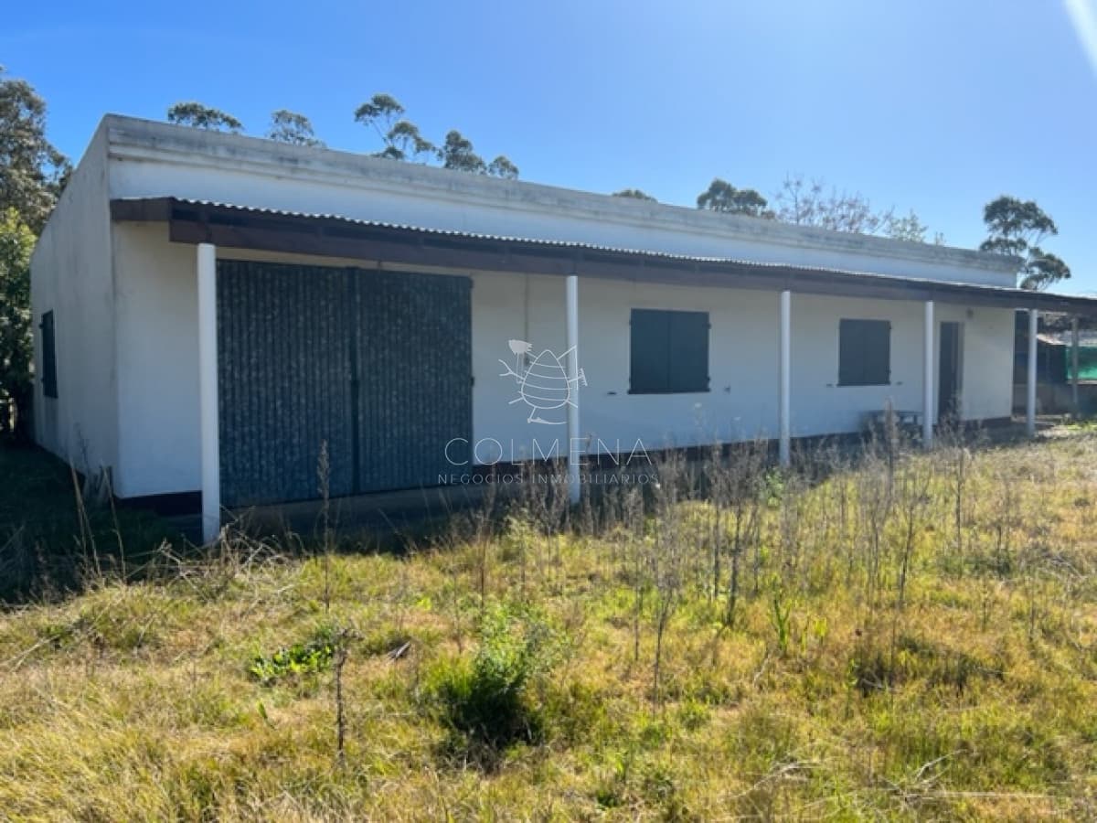 Campo 10 has y media con casa y manantial con agua permante. Consulte!!!!!!!!!