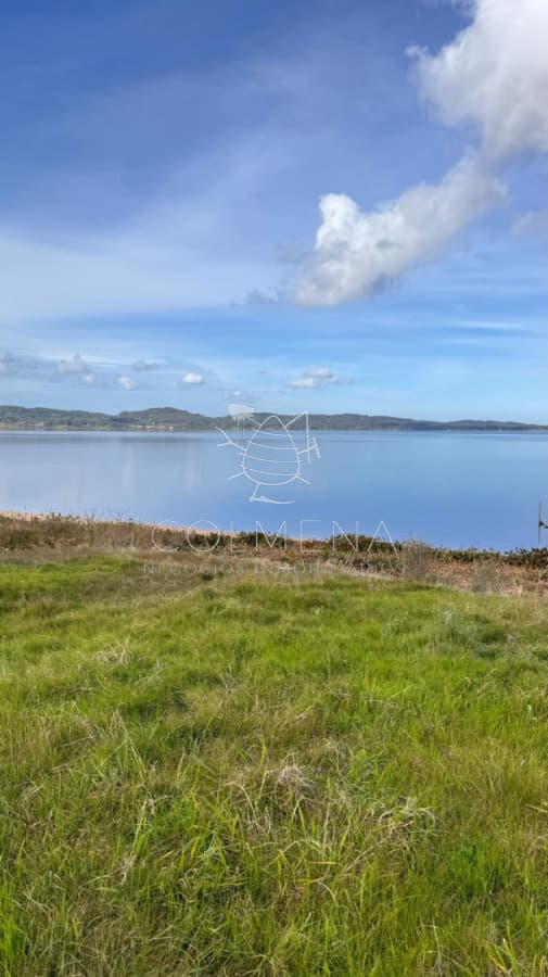 Chacra con Casa con vista a la laguna a pleno.