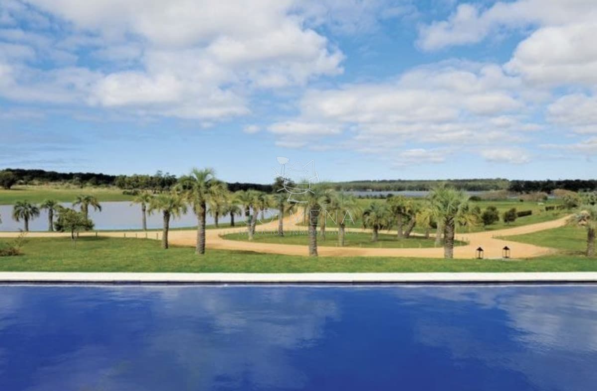 Exclusivo barrio cerrado -  Consulte por terrenos.
