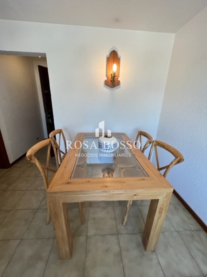 Apto de 1 dormitorio con vista a playa mansa y Brava
