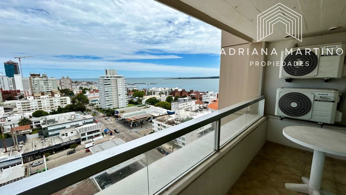 Apartamento en Torre Gattas con muy buena vista a la brava y Puerto.