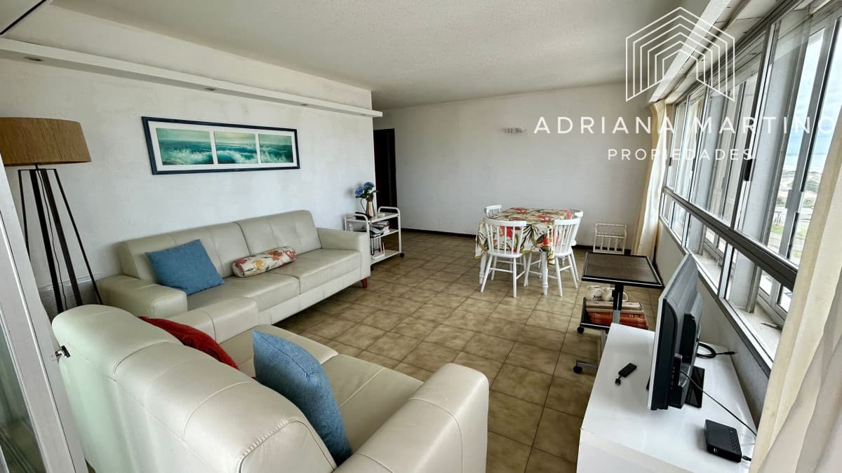 Apartamento en Torre Gattas con muy buena vista a la brava y Puerto.