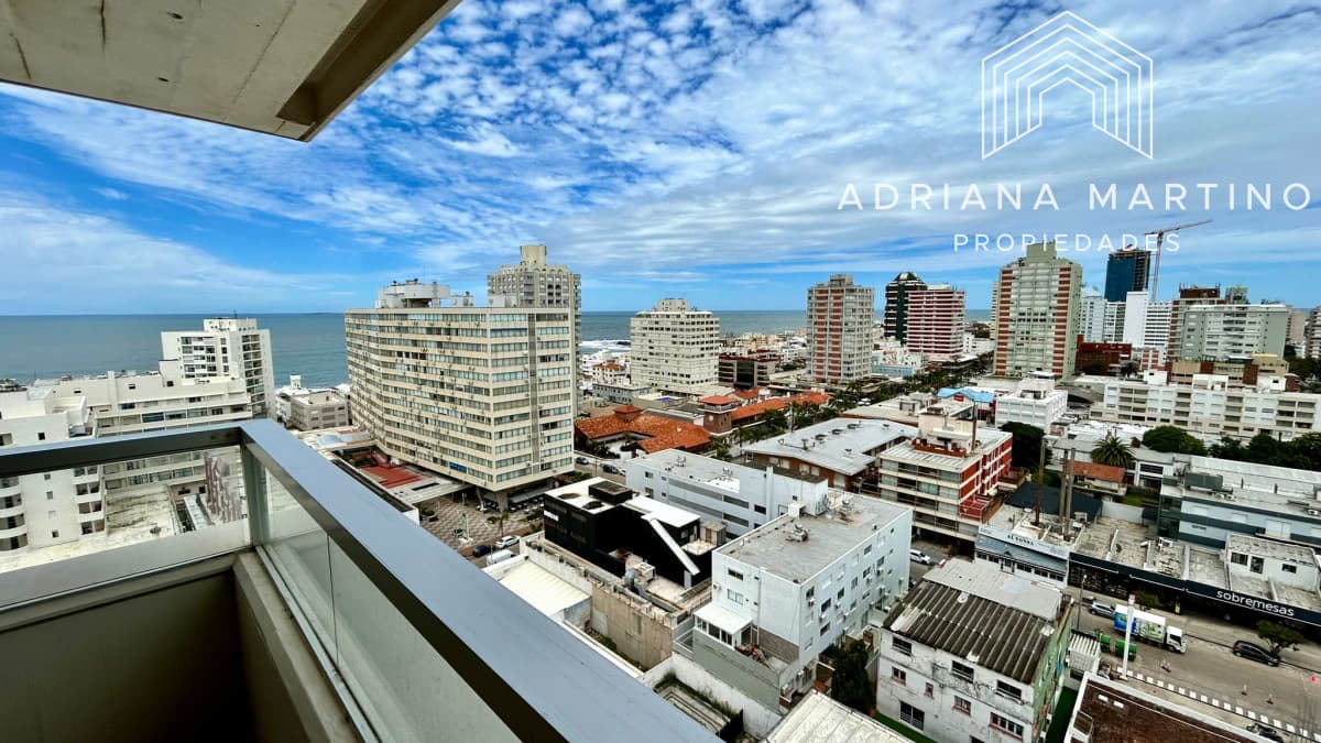 Apartamento en Torre Gattas con muy buena vista a la brava y Puerto.