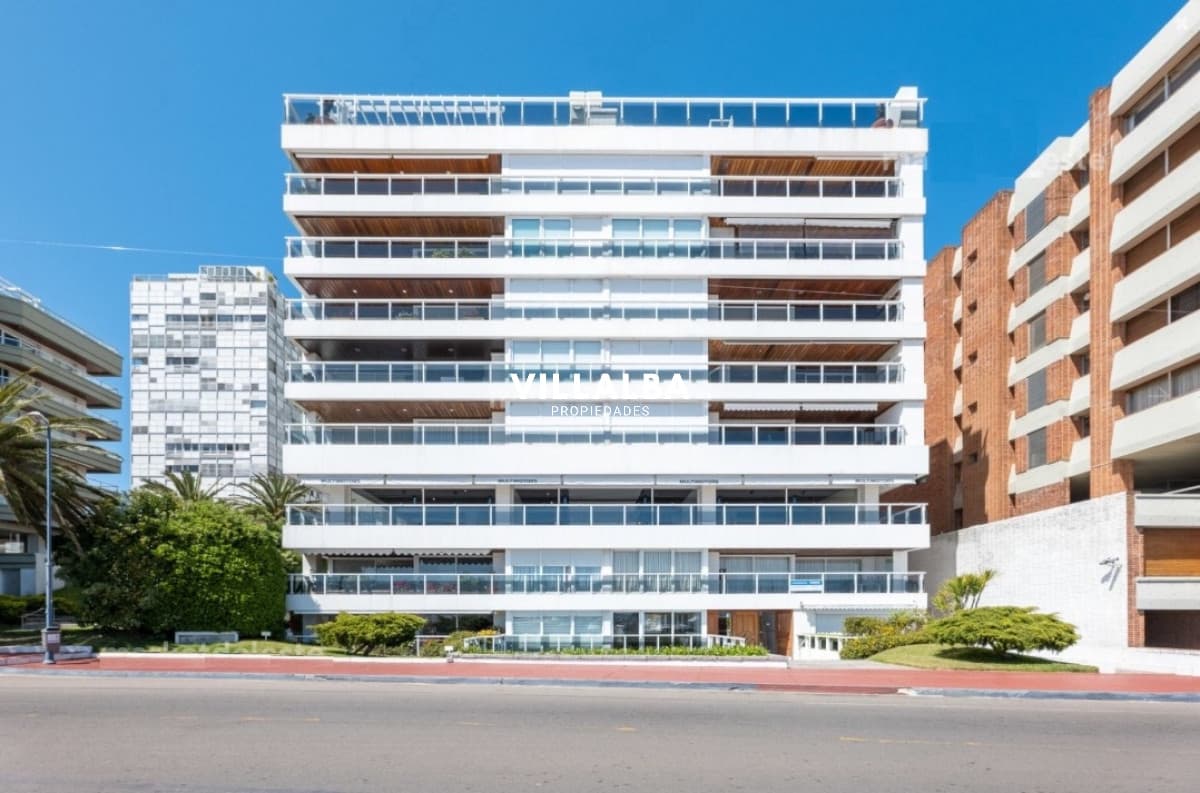 Apartamento frente al puerto