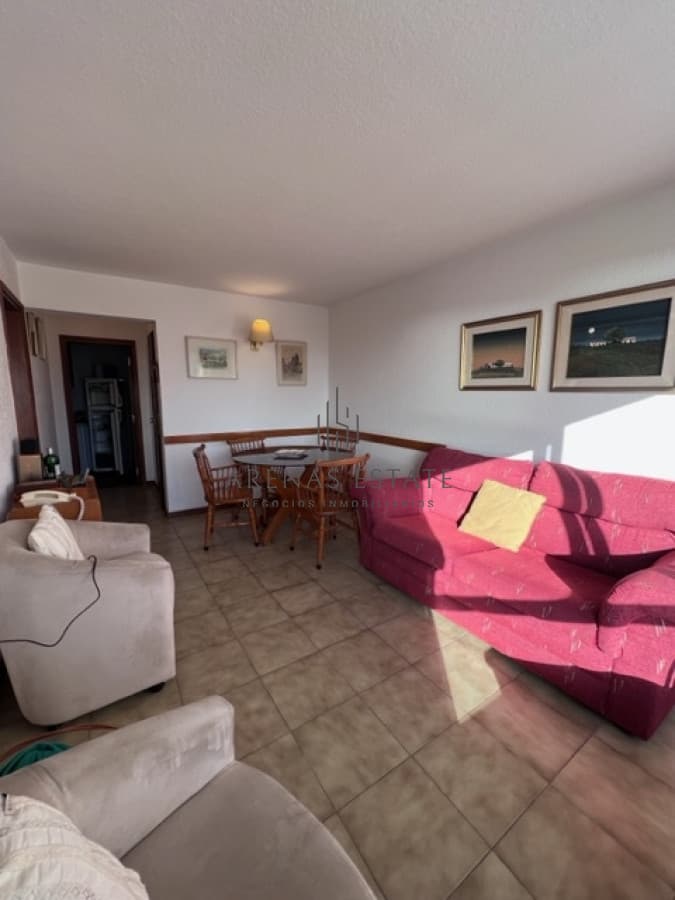 Apartamento en Peninsula a 1 cuadra playa mansa y a 2 playa brava.