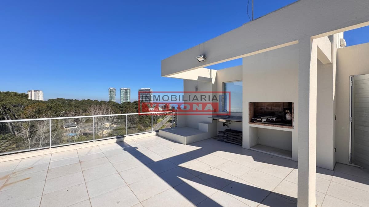 Penthouse a pocas cuadras del mar ideal para vivir todo el año - Consulte!!!! - Inmobiliaria Verona Punta