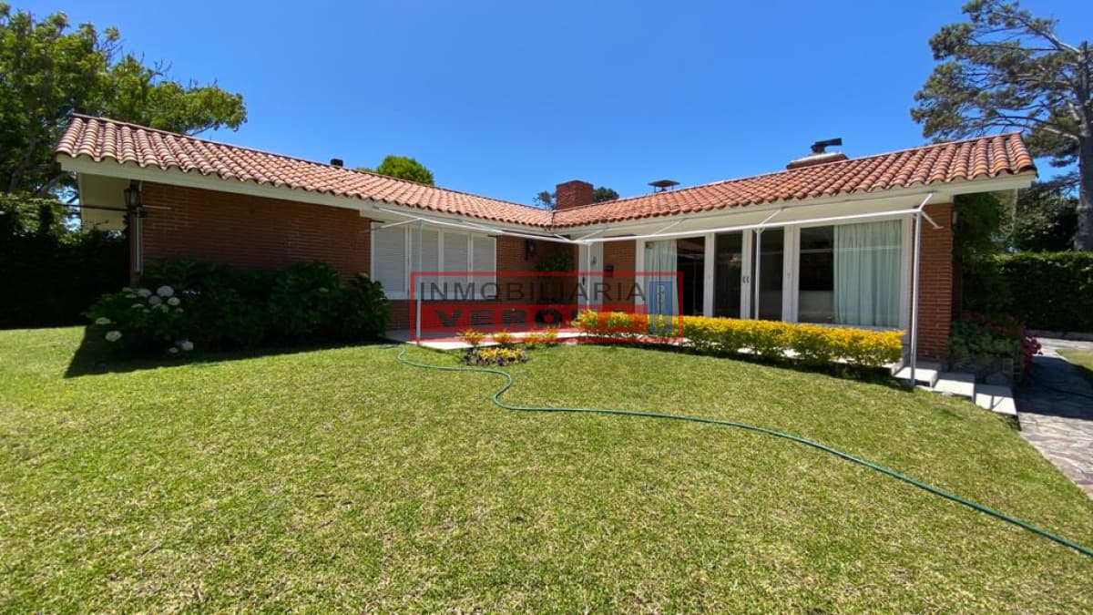 Encantadora casa en uno de los mejores puntos de la mansa! - Inmobiliaria Verona Punta