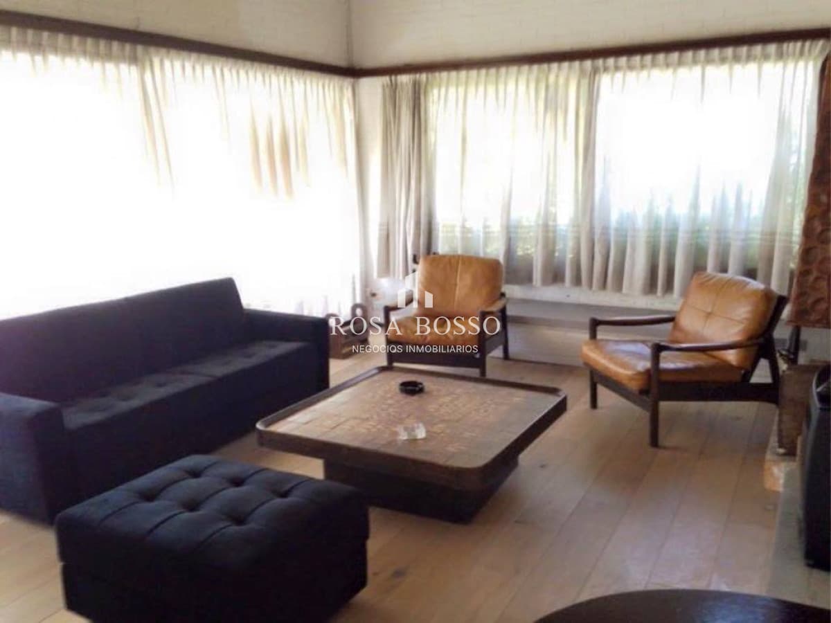 Casa de 4 dormitorios próxima al mas en playa Mansa, Punta del Este