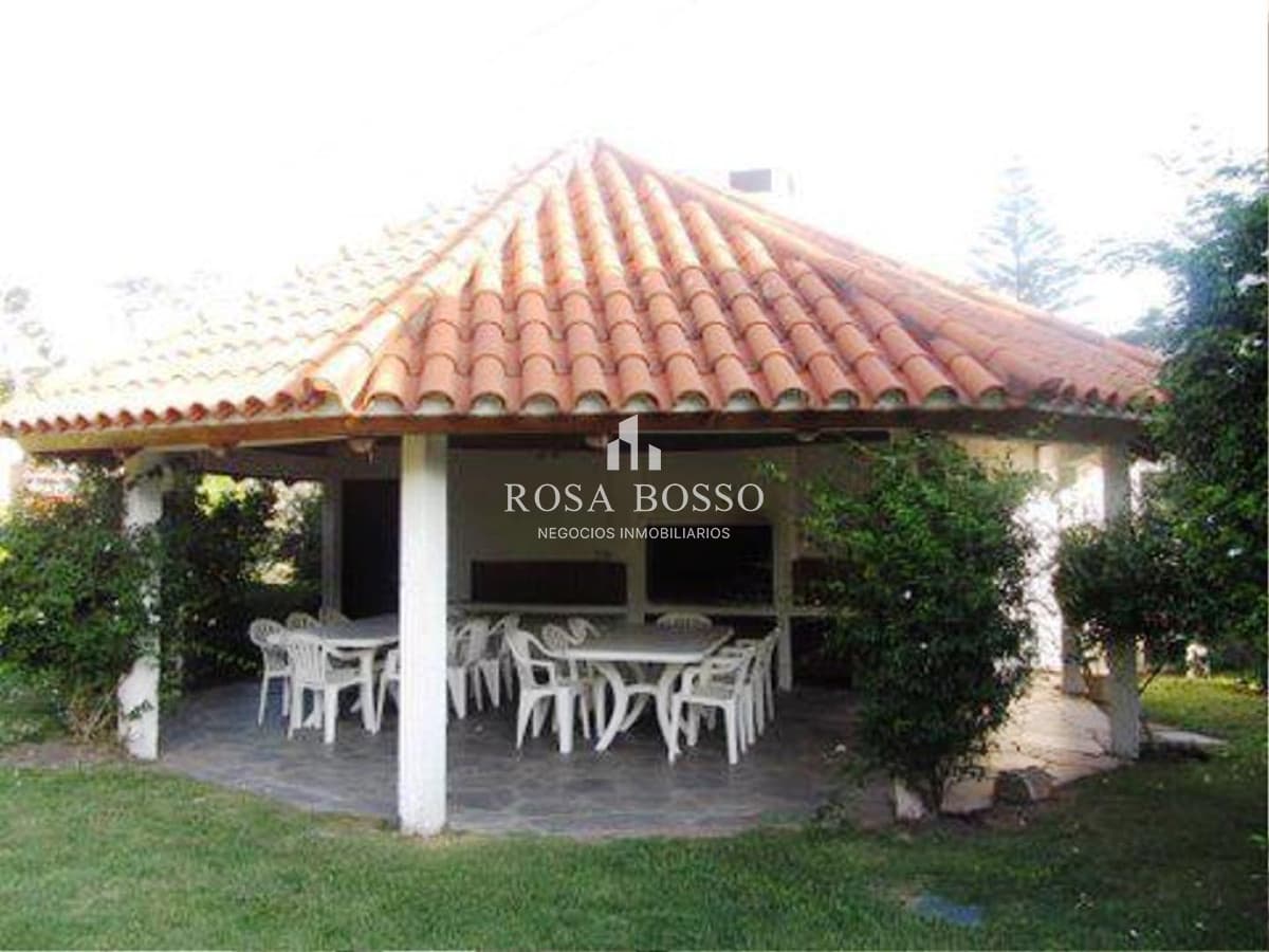 Casa de 4 dormitorios próxima al mas en playa Mansa, Punta del Este