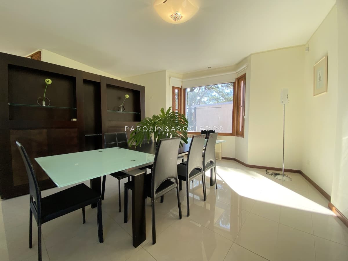 Casa en venta de 5 dormitorios en Punta del Este.