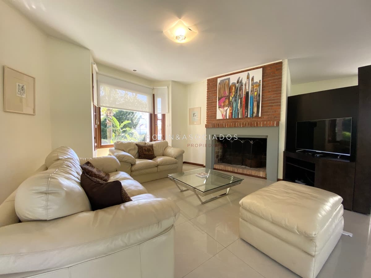 Casa en venta de 5 dormitorios en Punta del Este.