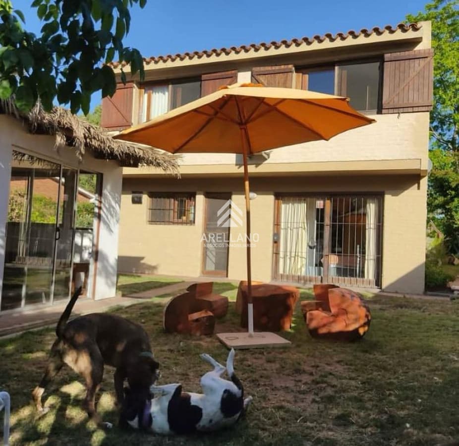 Casa ID.5627 - Venta Chalet de 3 dormitorios, ideal para vivienda permanente.