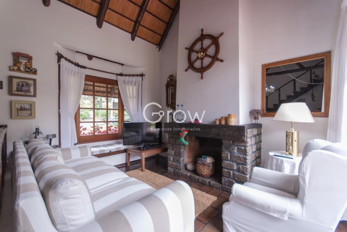 Punta del Este, Pinares, 3 dormitorios, dependencia y playroom, piscina climatizada.