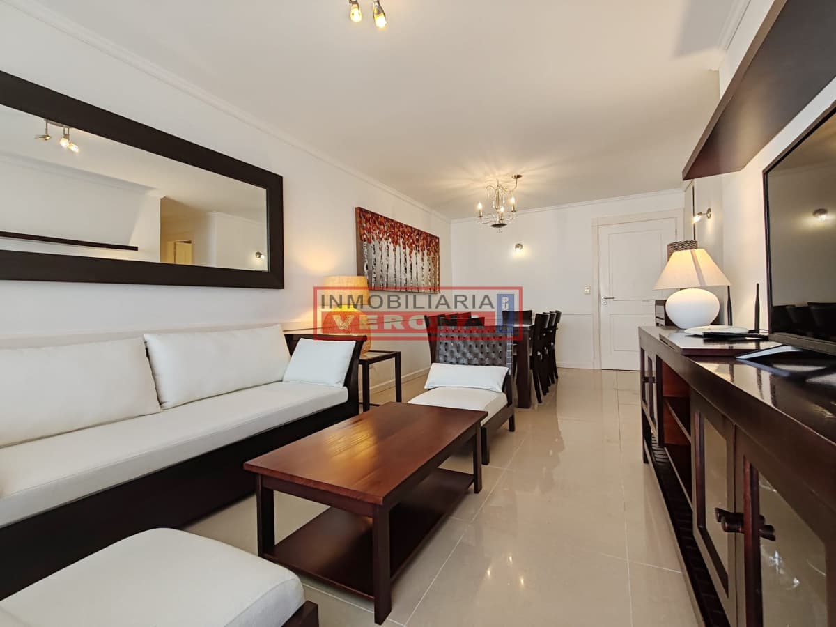 Punta del este, Península, departamento de 2 dormitorios con piscina, terraza y cochera. - Inmobiliaria Verona Punta