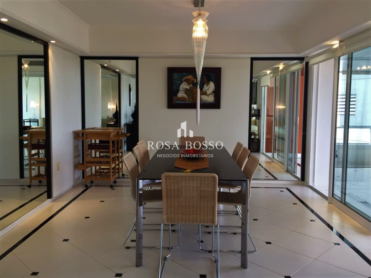 Apartamento en la Brava, para alquiler.