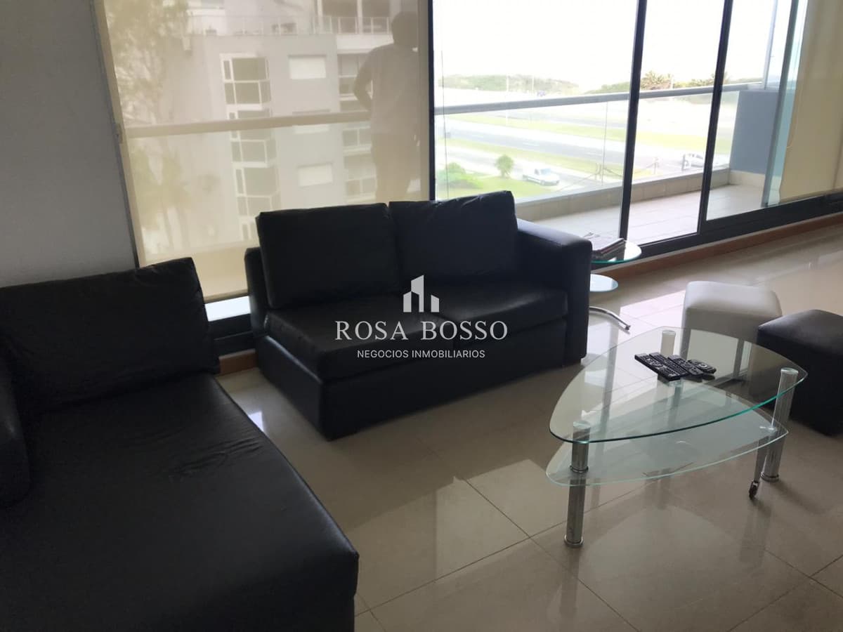 Apartamento frente a playa brava