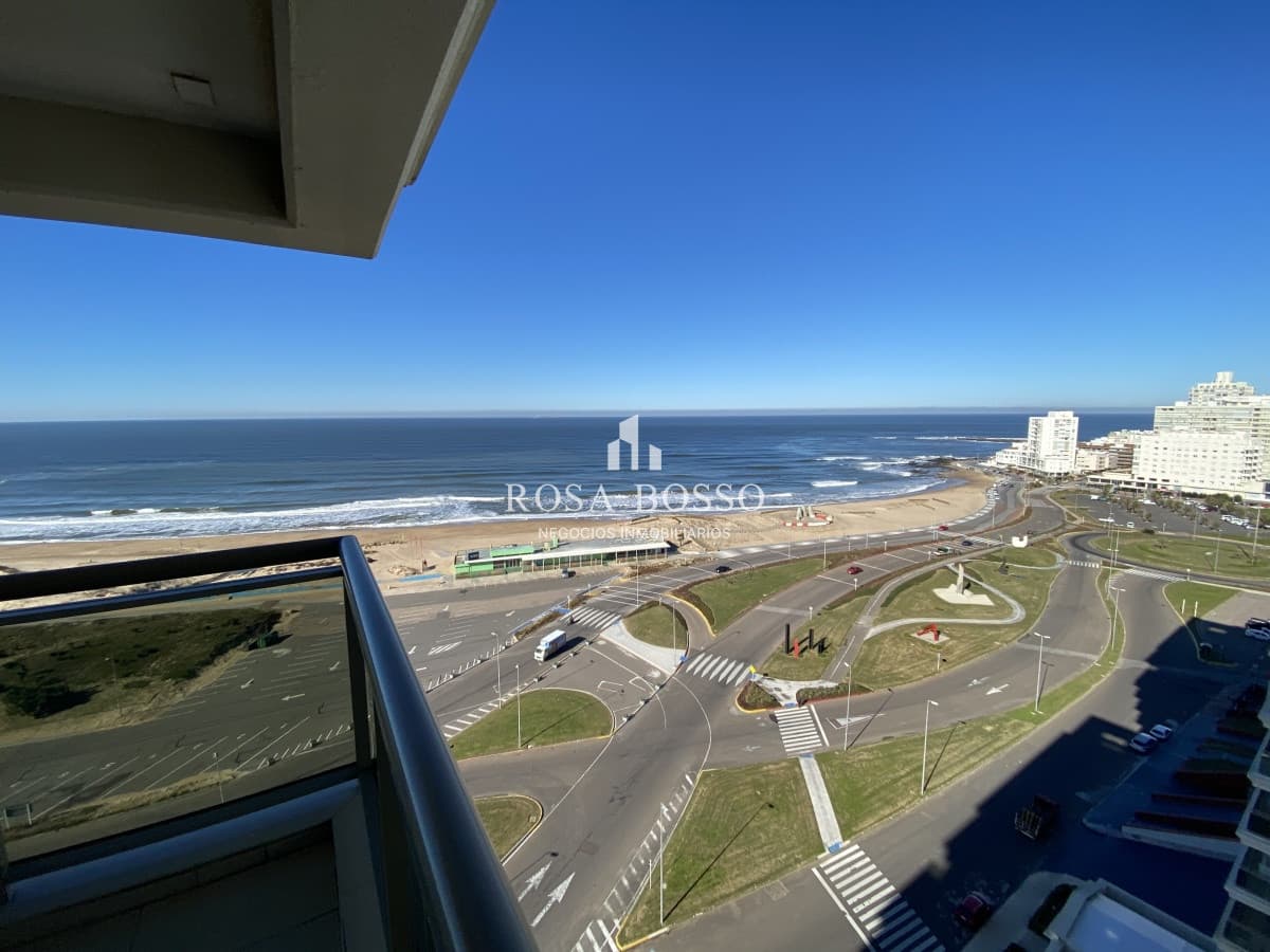Apartamento 4 dormitorios  Garaje  vista Playa Brava  Punta del Este, Uruguay