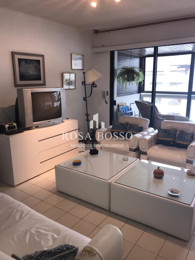 Apartamento en península.