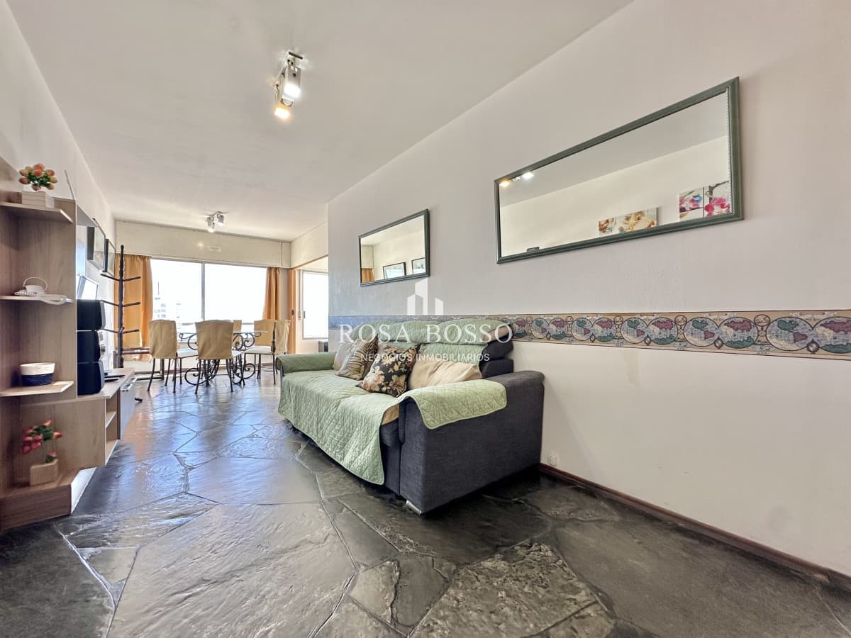 Apartamento Venta 2 dormitorios y medio Península Punta del Este