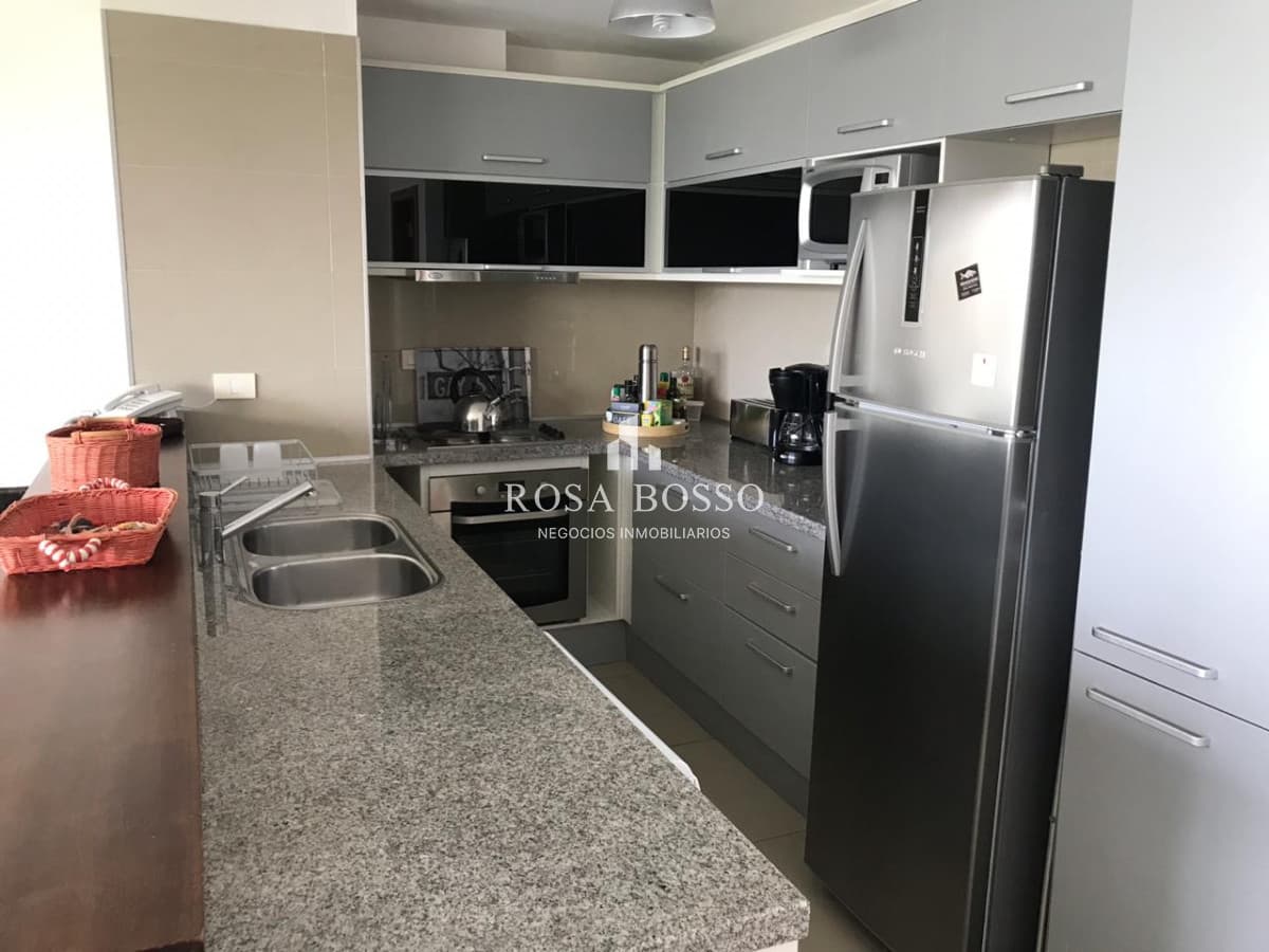 Apartamento frente a playa brava