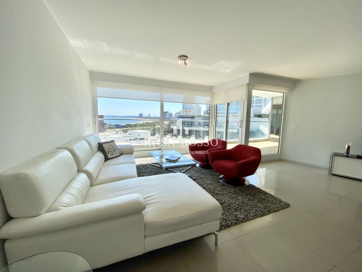 Apartamento Venta Playa Mansa Punta del Este 3 Dormitorios en Suite con Amenities y Terraza