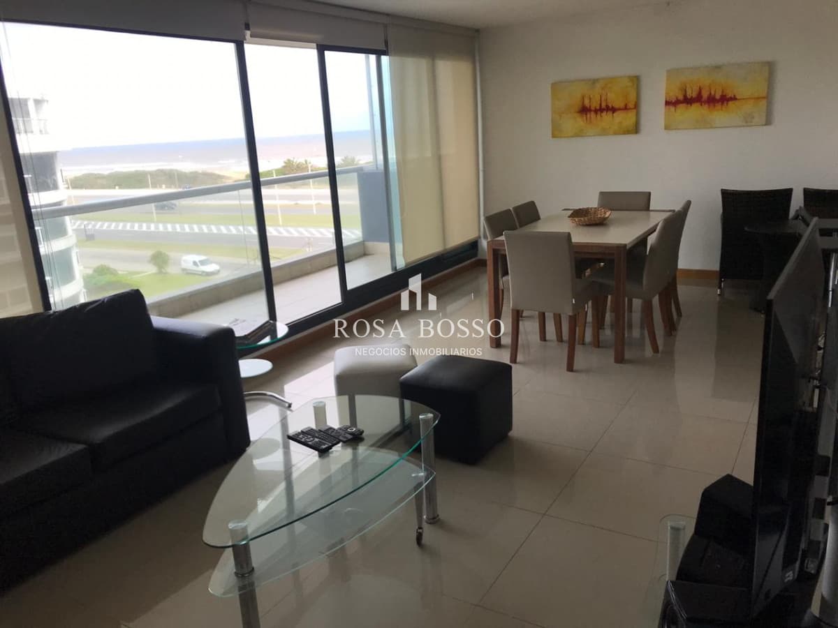 Apartamento frente a playa brava